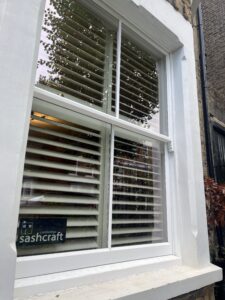 close-up-of-vacuum-glazing-in-replacement-sash-london